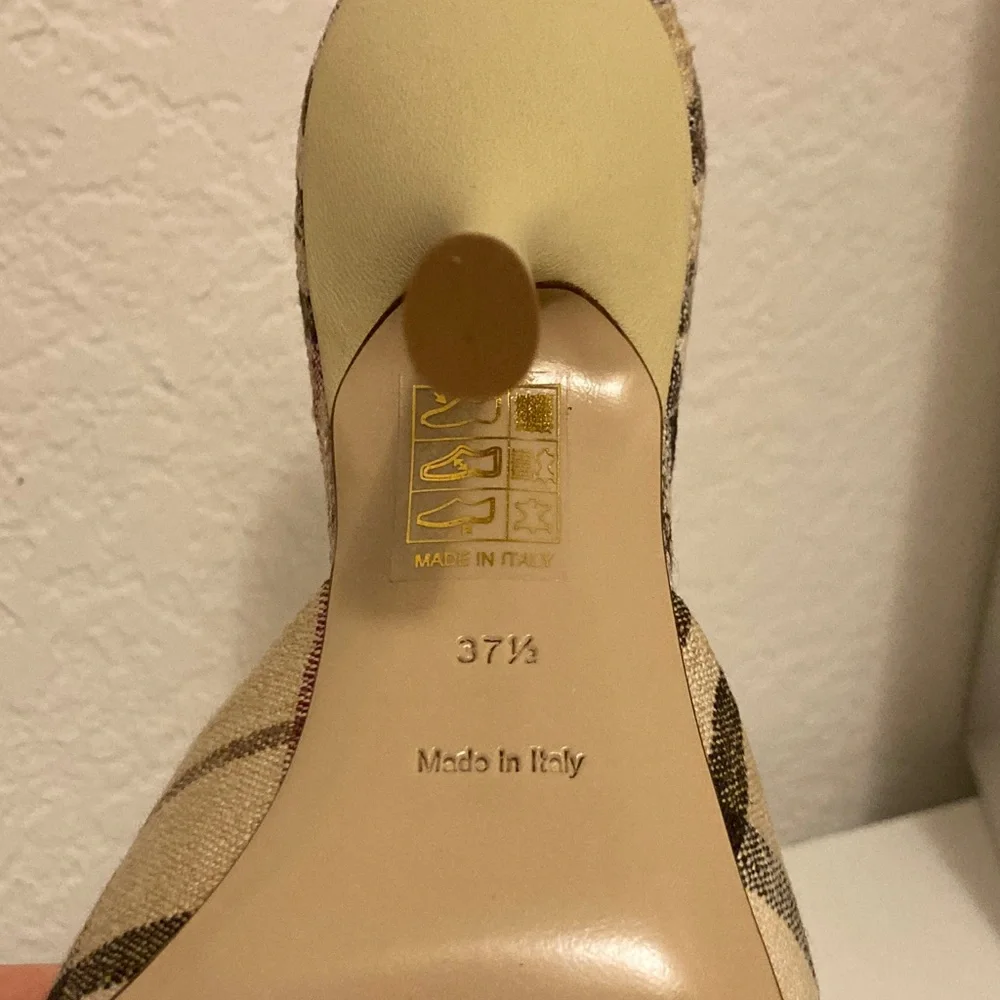 NWT Burberry Beige and Black Check Mules - Never Been Worn - Picture 4 of 6